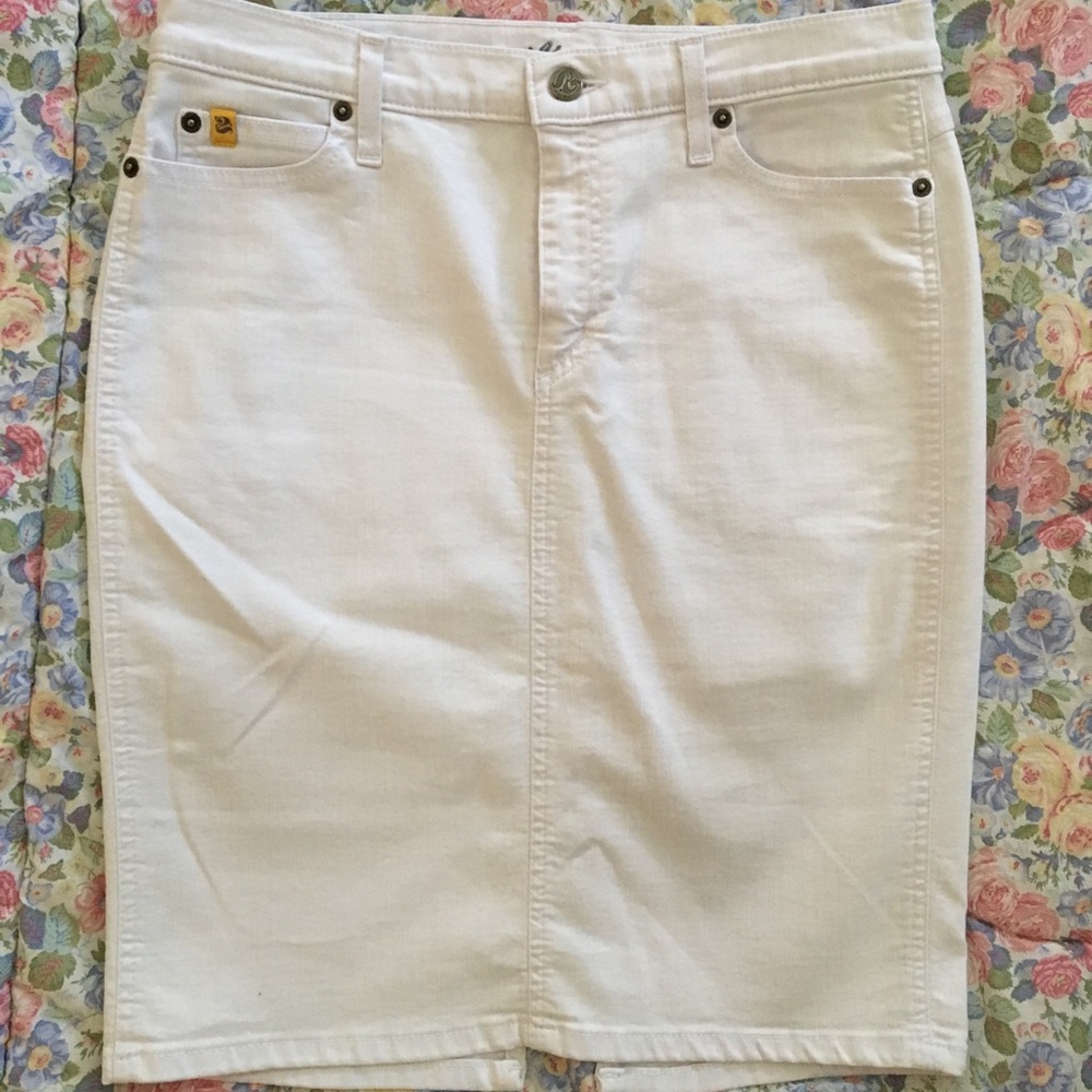 🌷Second Yoga white jean skirt🌷